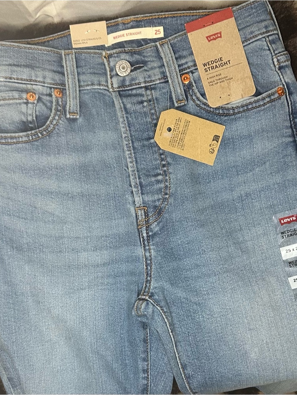 Levi's Women's Wedge Straight Jeans - High Waisted -Light Wash Blue - Picture 4 of 11